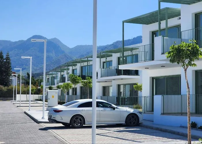 Residential Complex Irina ラピソス